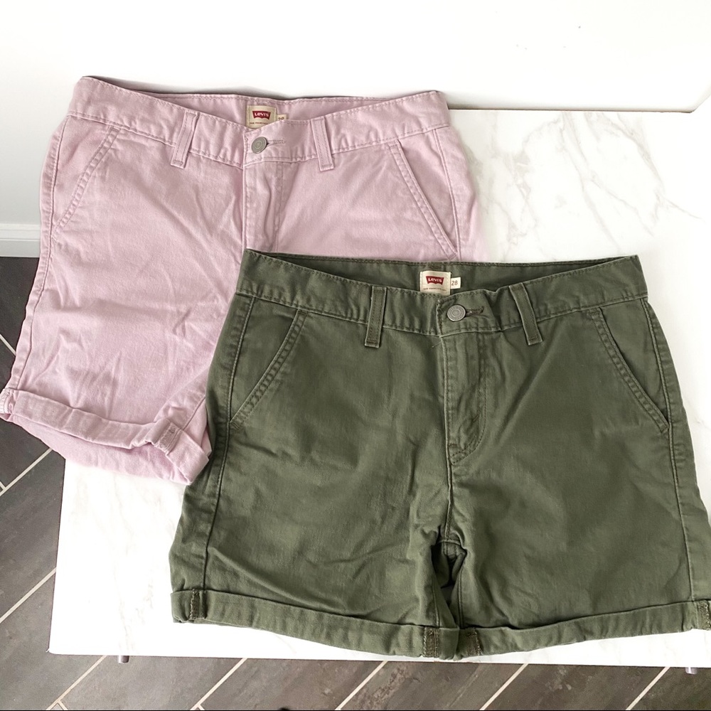 Set of 2 Levi’s Cuff Shorts Light Pink Army Green Size 28